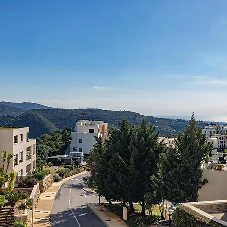 Modern, Elite Hillside W/sea & Mountain Views