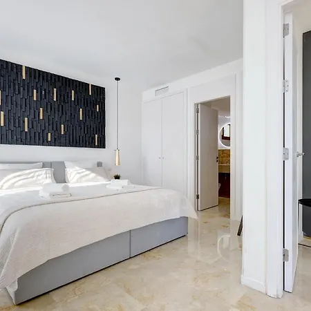Apartment Modern, Elite Hillside W/sea & Mountain Views