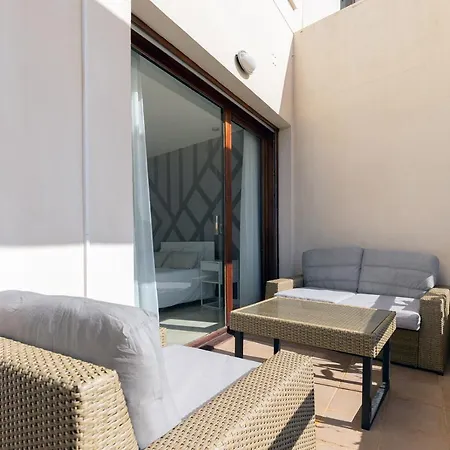 Apartment Modern, Elite Hillside W/sea & Mountain Views