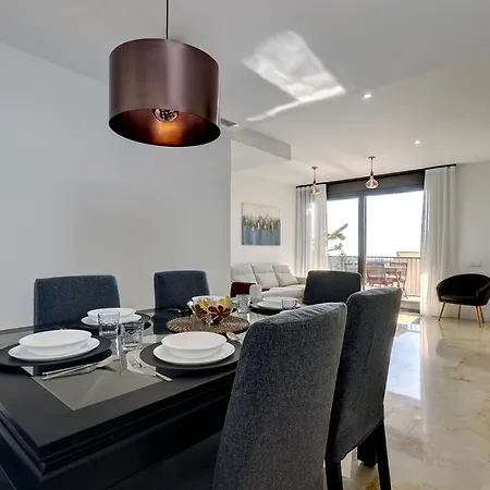 Modern, Elite Hillside W/sea & Mountain Views Apartment