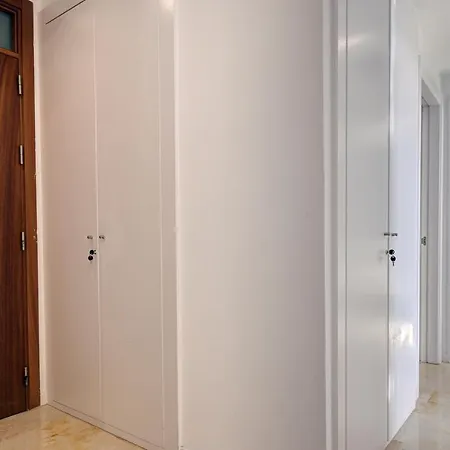 Modern, Elite Hillside W/sea & Mountain Views Apartment *