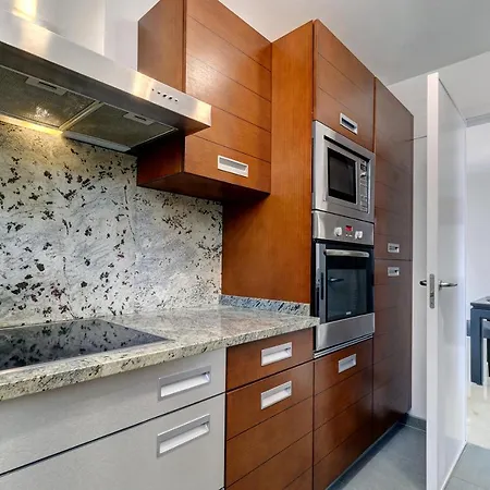 Apartment Modern, Elite Hillside W/sea & Mountain Views