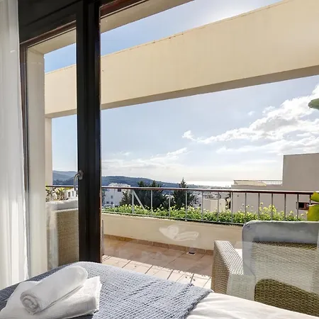Modern, Elite Hillside W/sea & Mountain Views